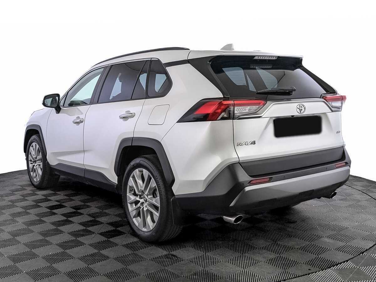Toyota RAV4 с пробегом — 2021 год. Фото: #6