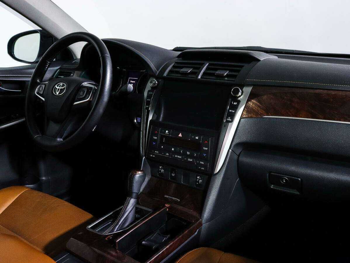 Toyota Camry с пробегом — 2016 год. Фото: #5