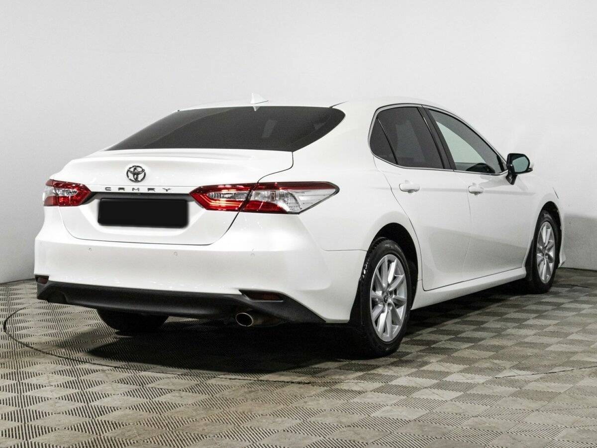Toyota Camry с пробегом — 2021 год. Фото: #4