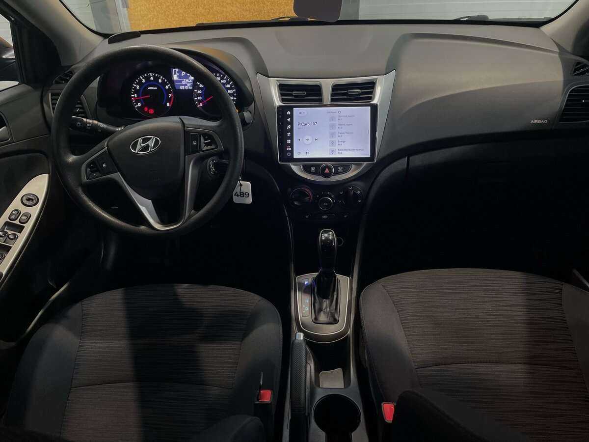 Hyundai Solaris с пробегом — 2015 год. Фото: #11