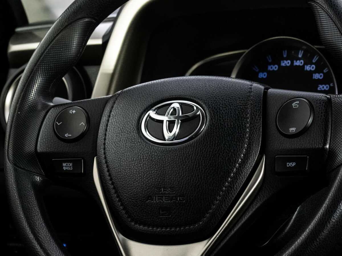 Toyota RAV4 с пробегом — 2015 год. Фото: #10