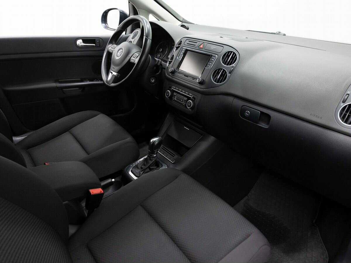 Volkswagen Golf Plus с пробегом — 2013 год. Фото: #11