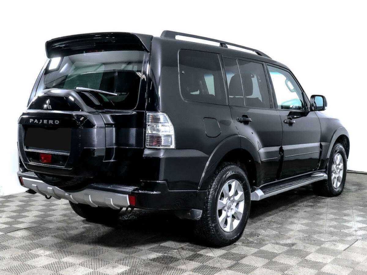 Mitsubishi Pajero с пробегом — 2017 год. Фото: #3