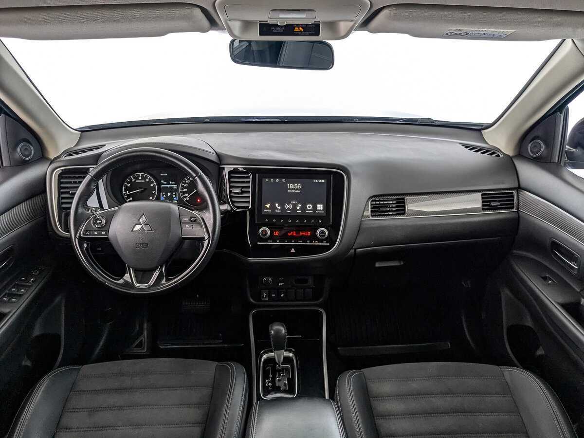 Mitsubishi Outlander с пробегом — 2021 год. Фото: #9