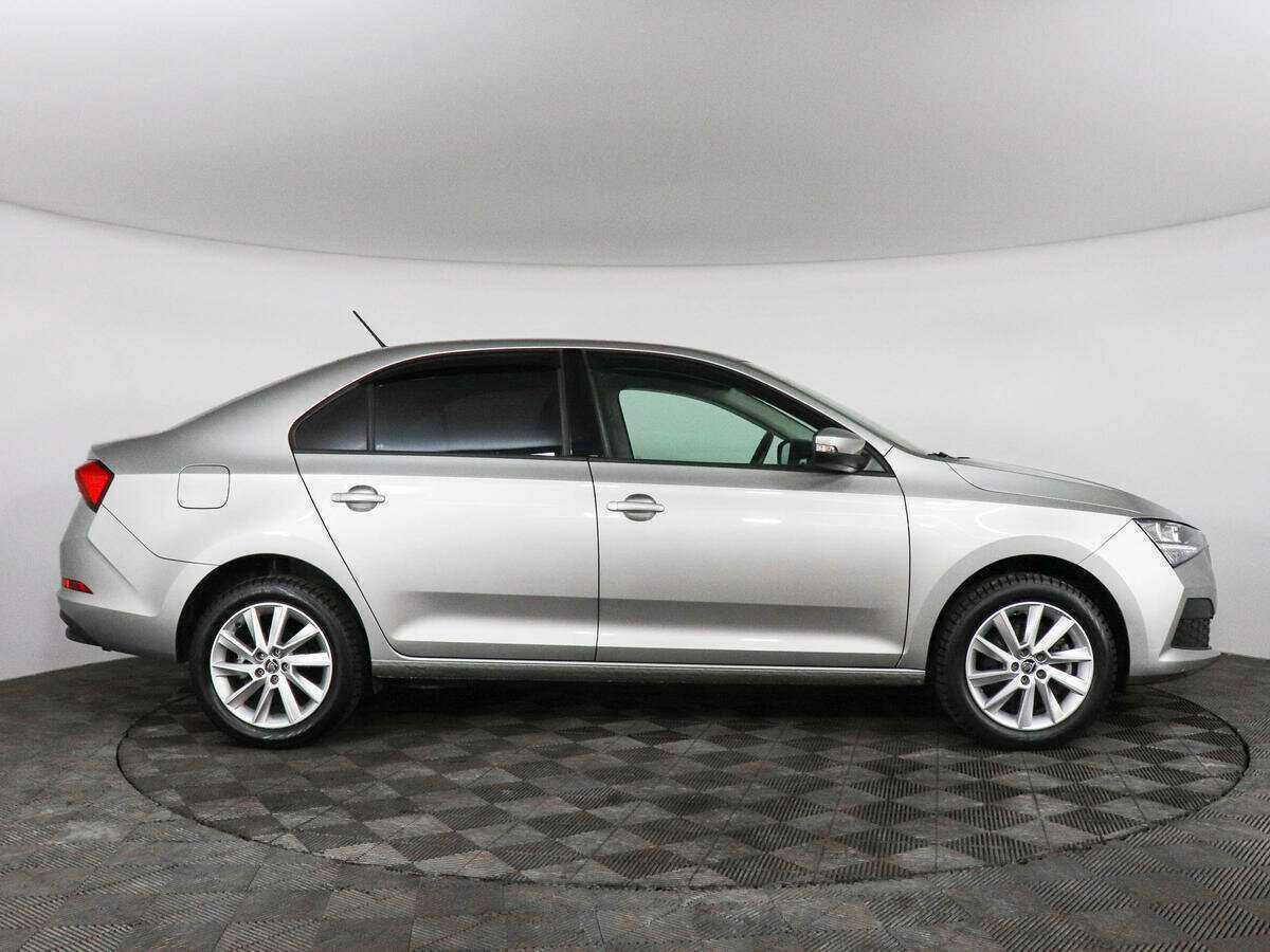 Skoda Rapid с пробегом — 2021 год. Фото: #3