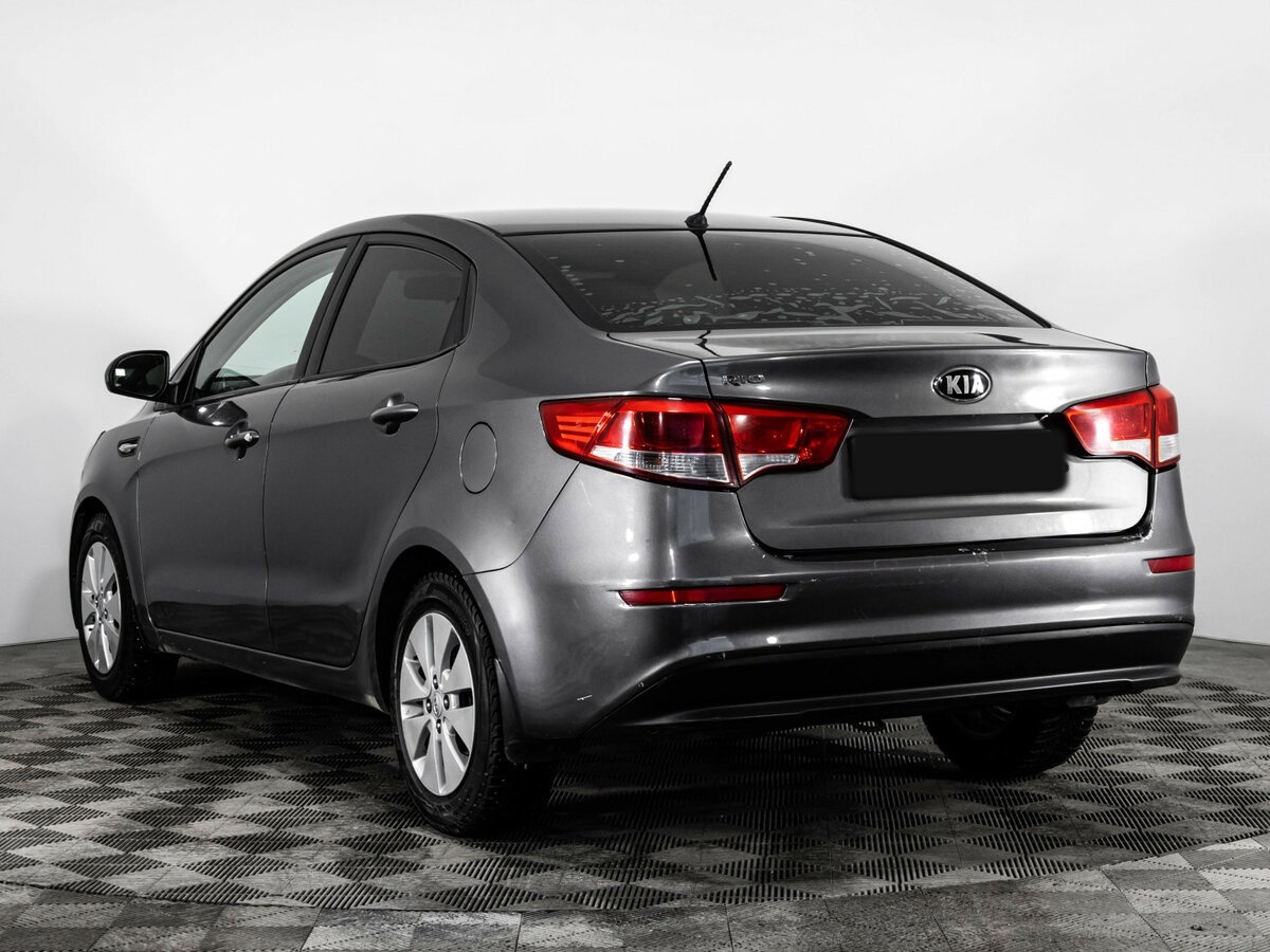 Kia Rio с пробегом — 2015 год. Фото: #5
