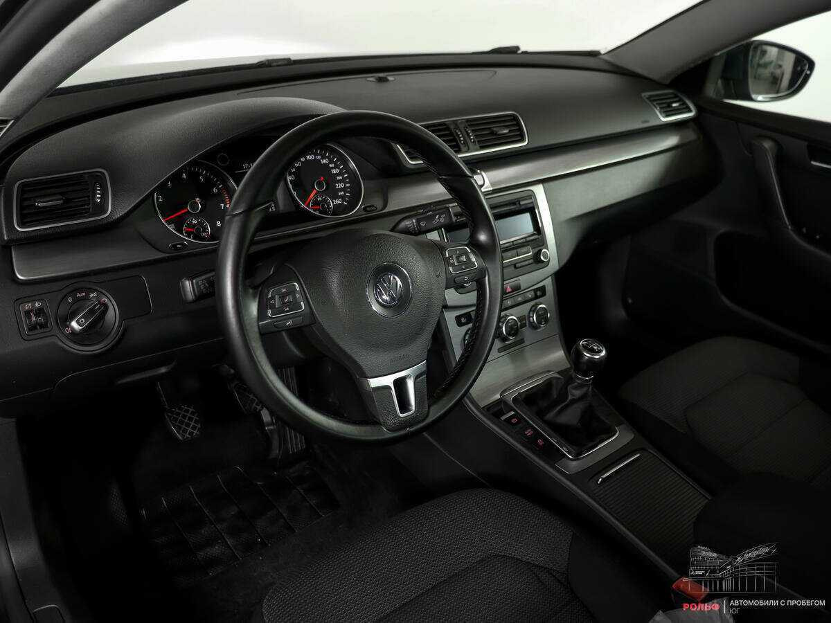 Volkswagen Passat с пробегом — 2012 год. Фото: #13