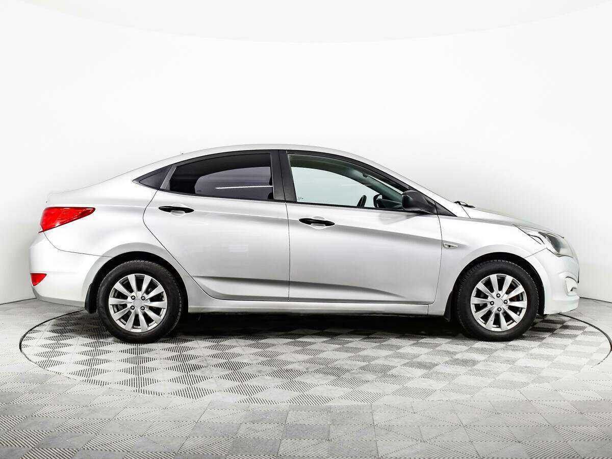 Hyundai Solaris с пробегом — 2014 год. Фото: #3