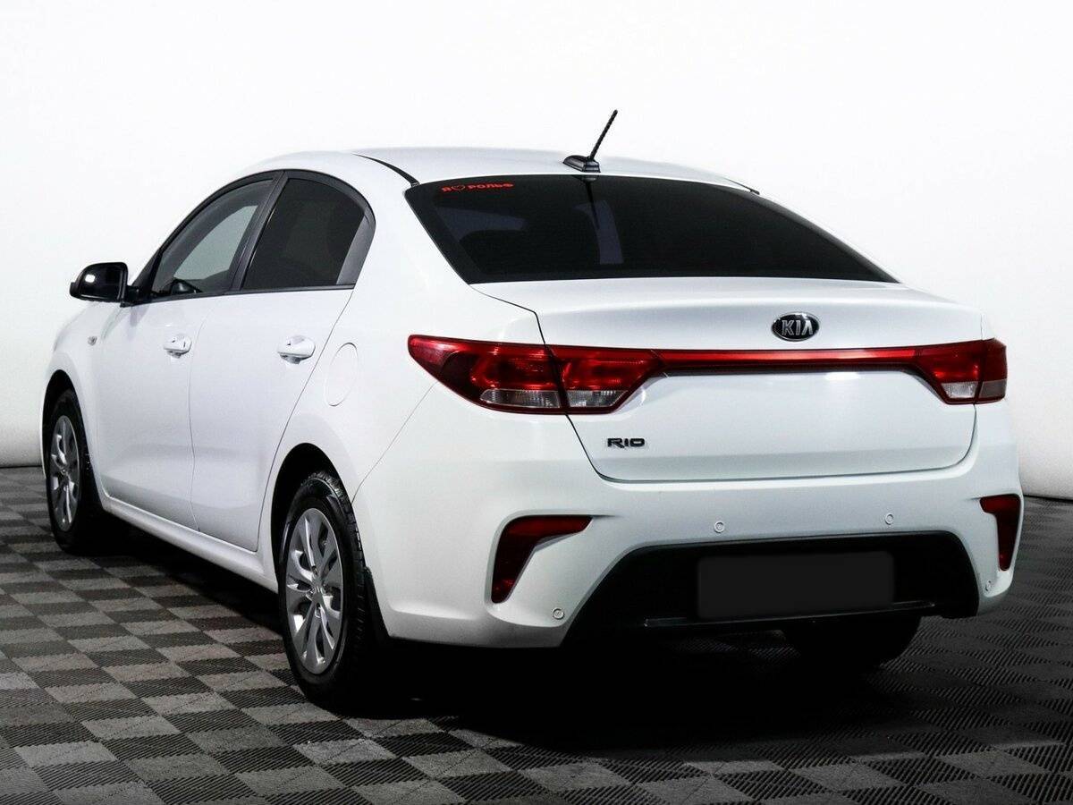 Kia Rio с пробегом — 2017 год. Фото: #6