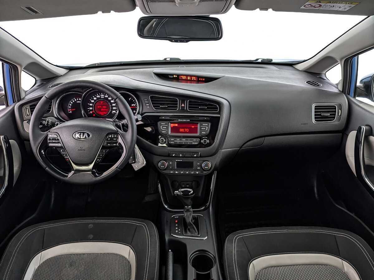 Kia Ceed с пробегом — 2013 год. Фото: #9