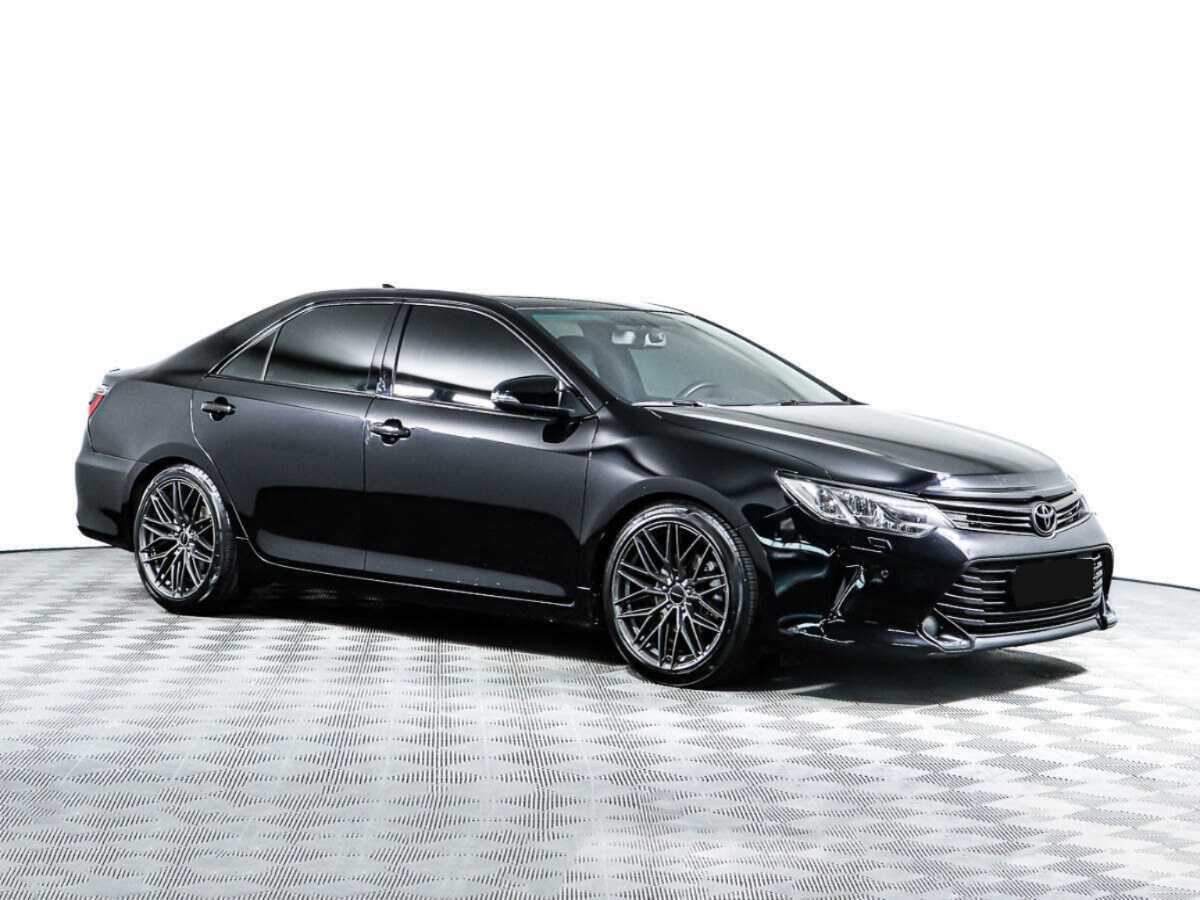 Toyota Camry с пробегом — 2015 год. Фото: #1
