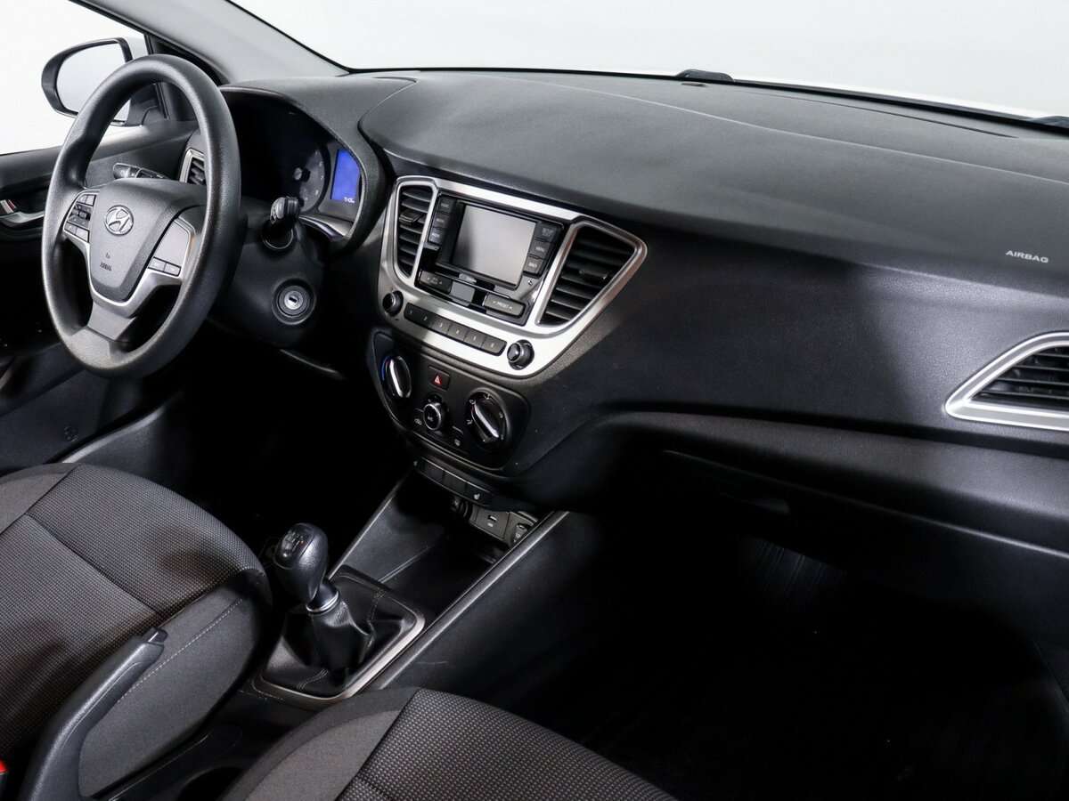 Hyundai Solaris с пробегом — 2021 год. Фото: #6