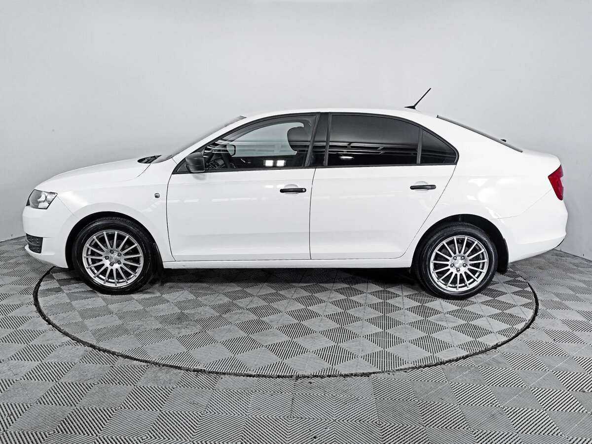 Skoda Rapid с пробегом — 2017 год. Фото: #7