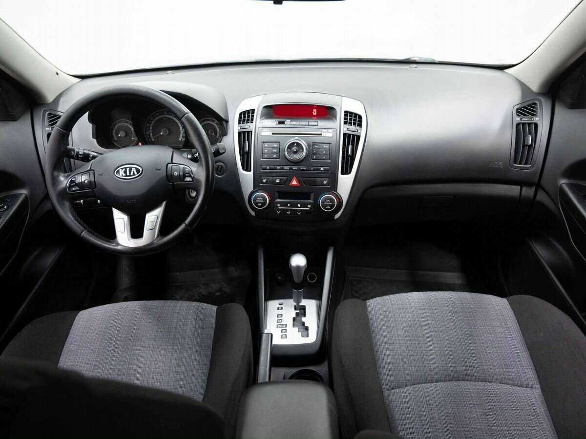 Kia Ceed с пробегом — 2012 год. Фото: #12