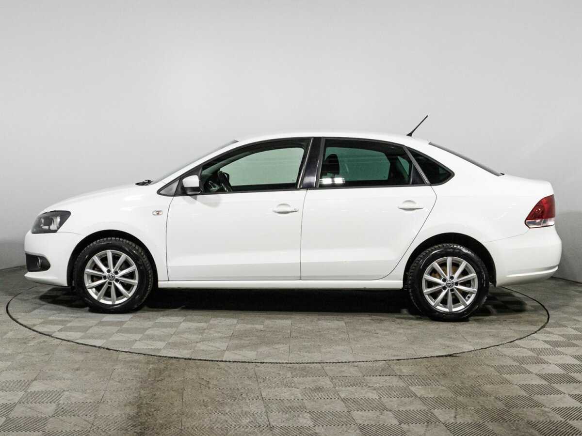 Volkswagen Polo с пробегом — 2015 год. Фото: #7