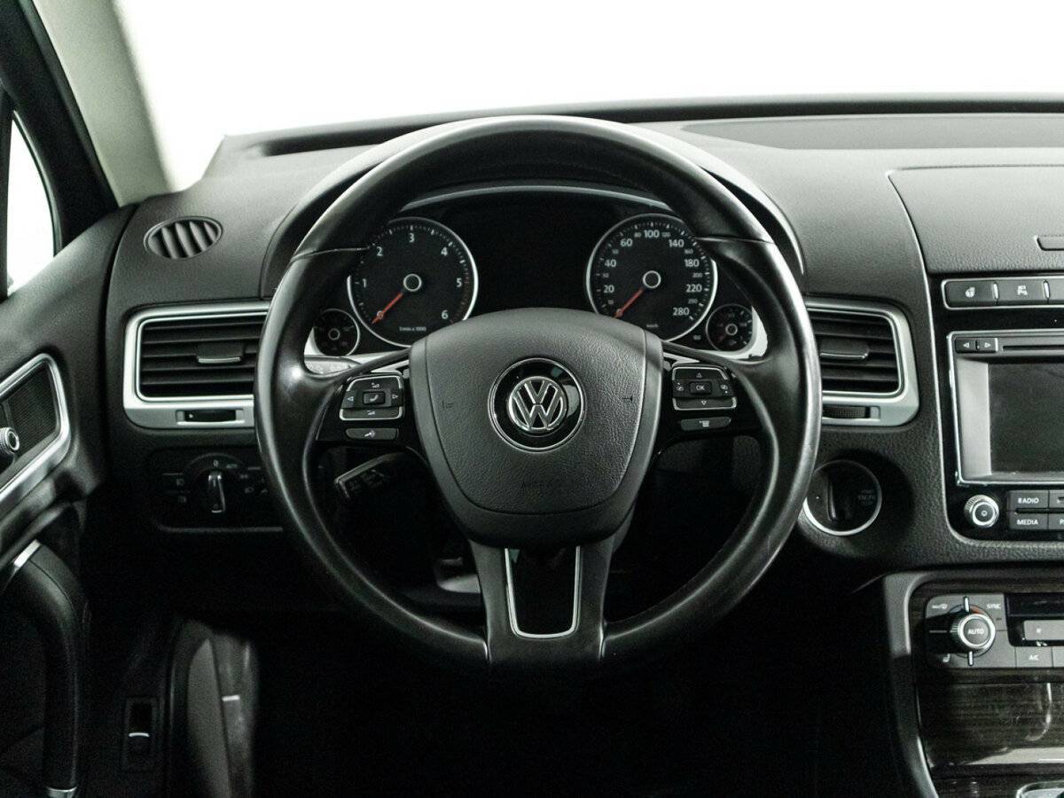 Volkswagen Touareg с пробегом — 2016 год. Фото: #21
