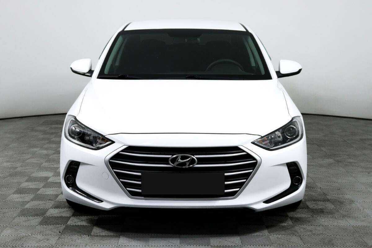 Hyundai Elantra с пробегом — 2018 год. Фото: #1