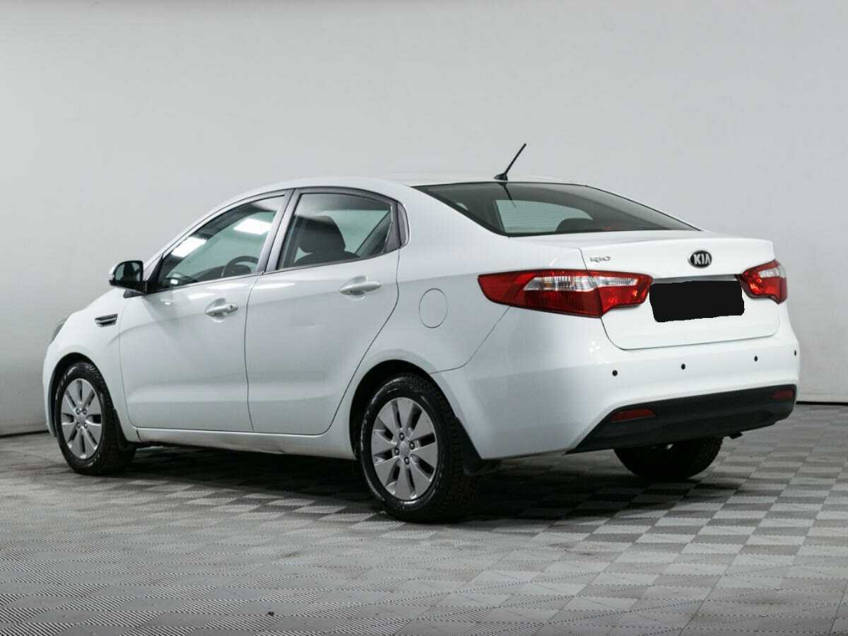 Kia Rio с пробегом — 2013 год. Фото: #5