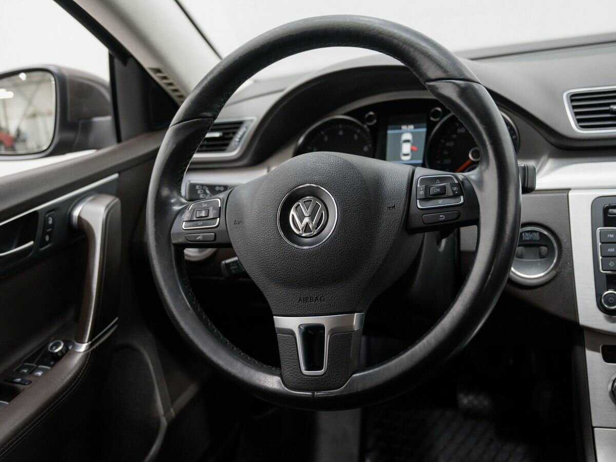 Volkswagen Passat с пробегом — 2012 год. Фото: #11