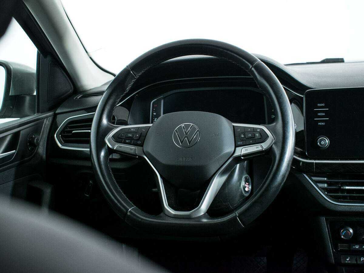 Volkswagen Polo с пробегом — 2020 год. Фото: #13
