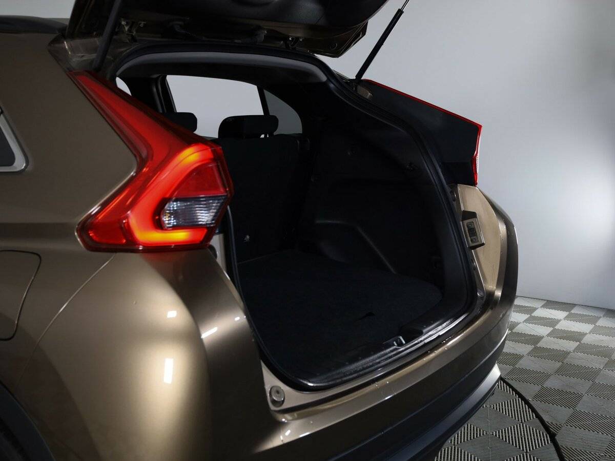 Mitsubishi Eclipse Cross с пробегом — 2019 год. Фото: #20