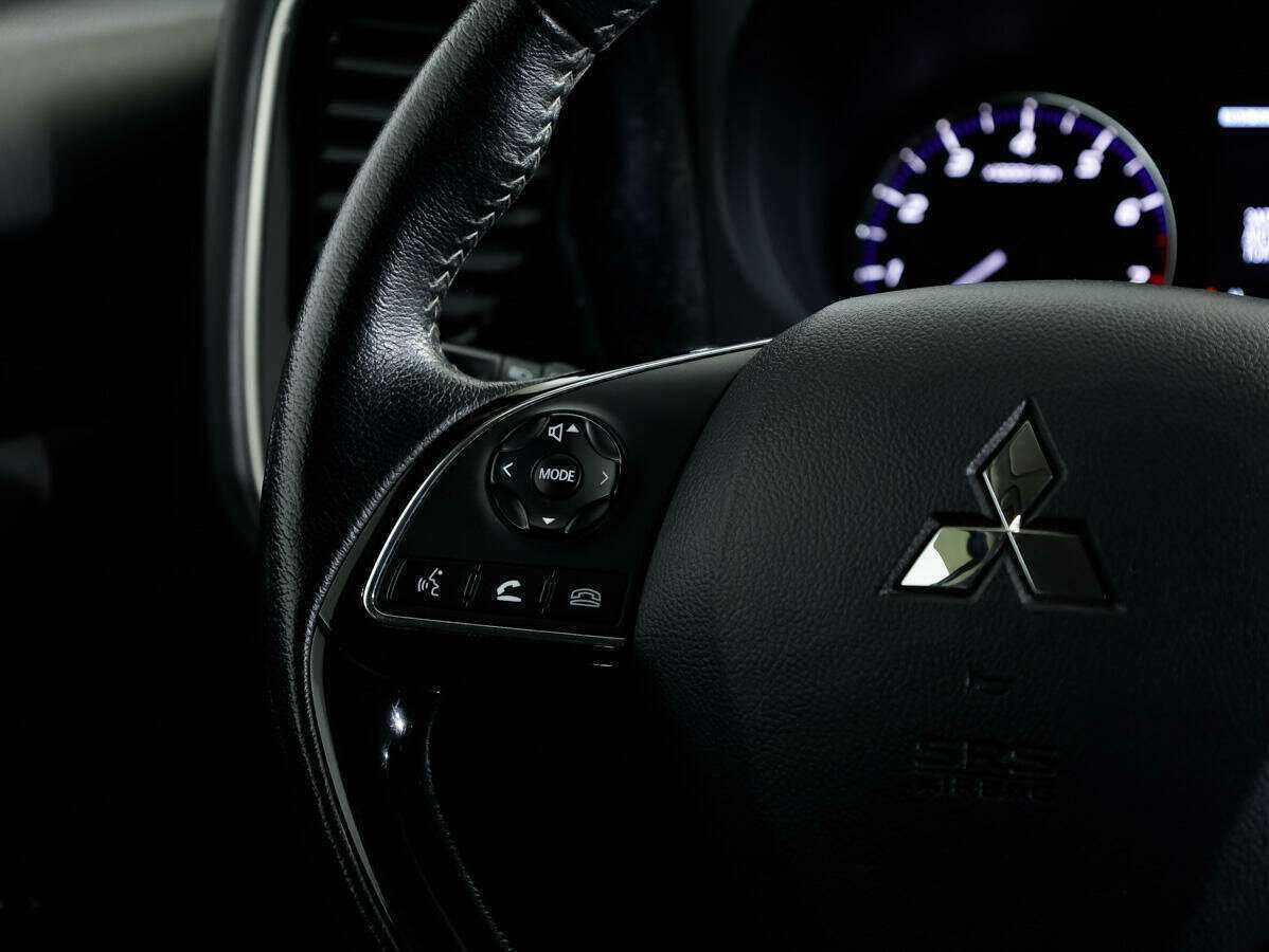 Mitsubishi Outlander с пробегом — 2018 год. Фото: #13