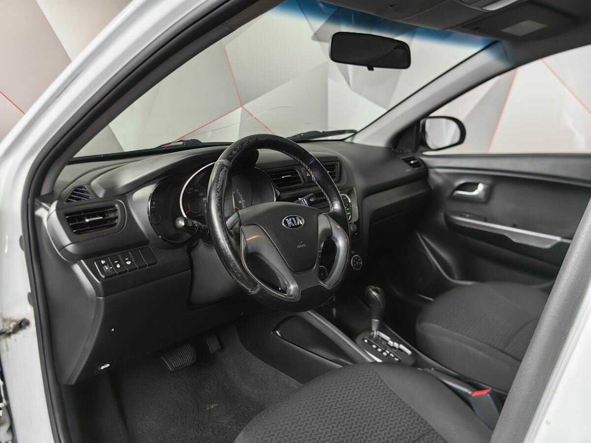 Kia Rio с пробегом — 2015 год. Фото: #11