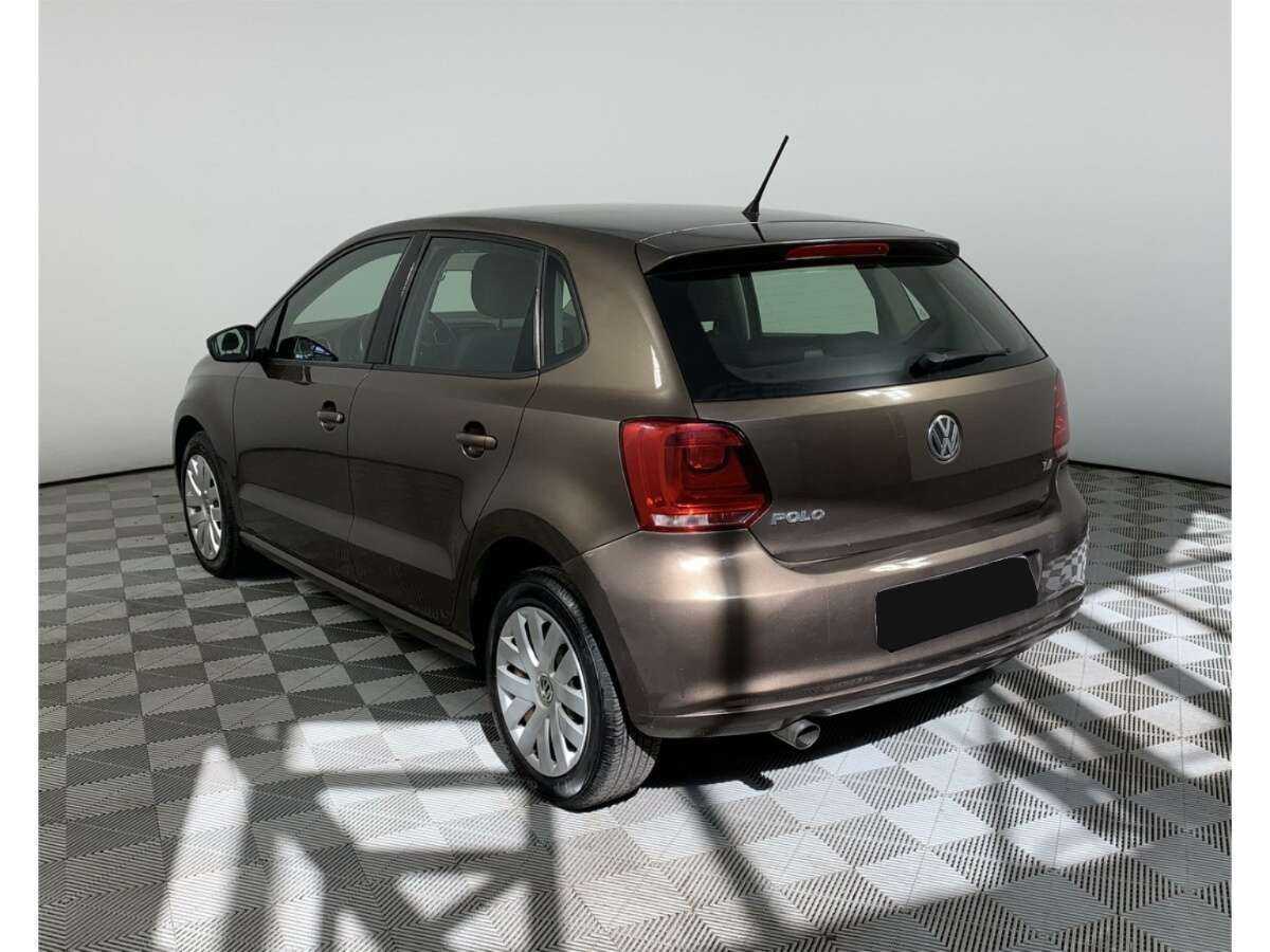 Volkswagen Polo с пробегом — 2012 год. Фото: #6