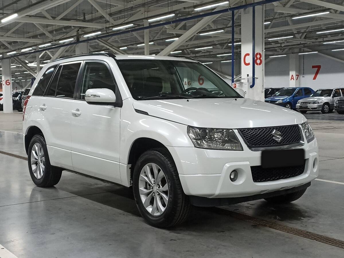 Suzuki Grand Vitara с пробегом — 2013 год. Фото: #2