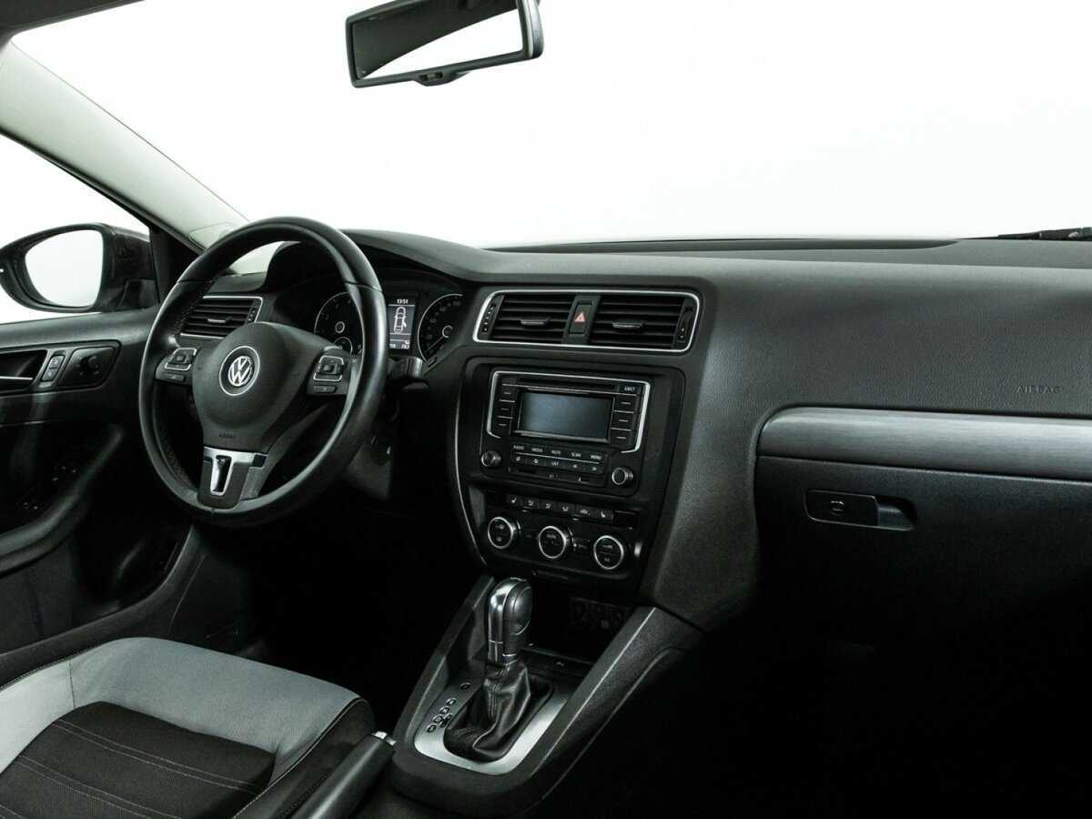 Volkswagen Jetta с пробегом — 2014 год. Фото: #8