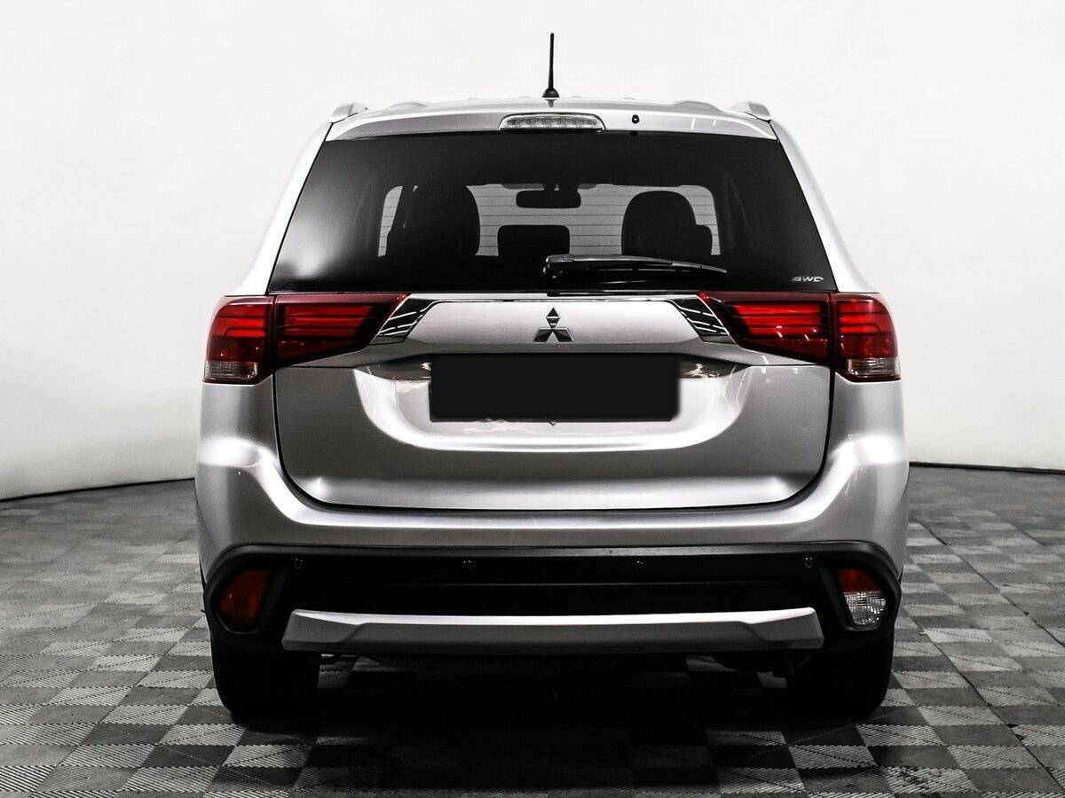 Mitsubishi Outlander с пробегом — 2015 год. Фото: #5