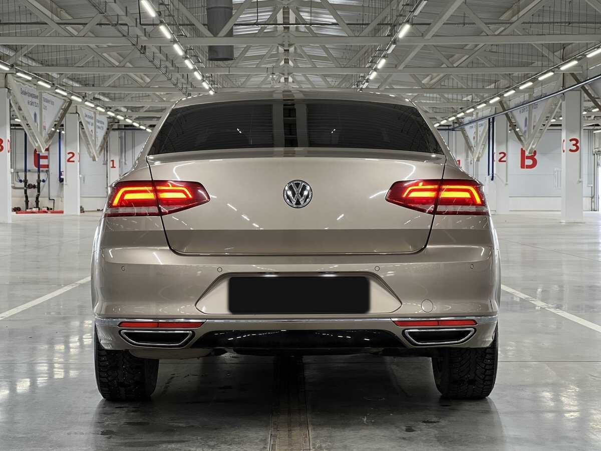 Volkswagen Passat с пробегом — 2016 год. Фото: #5