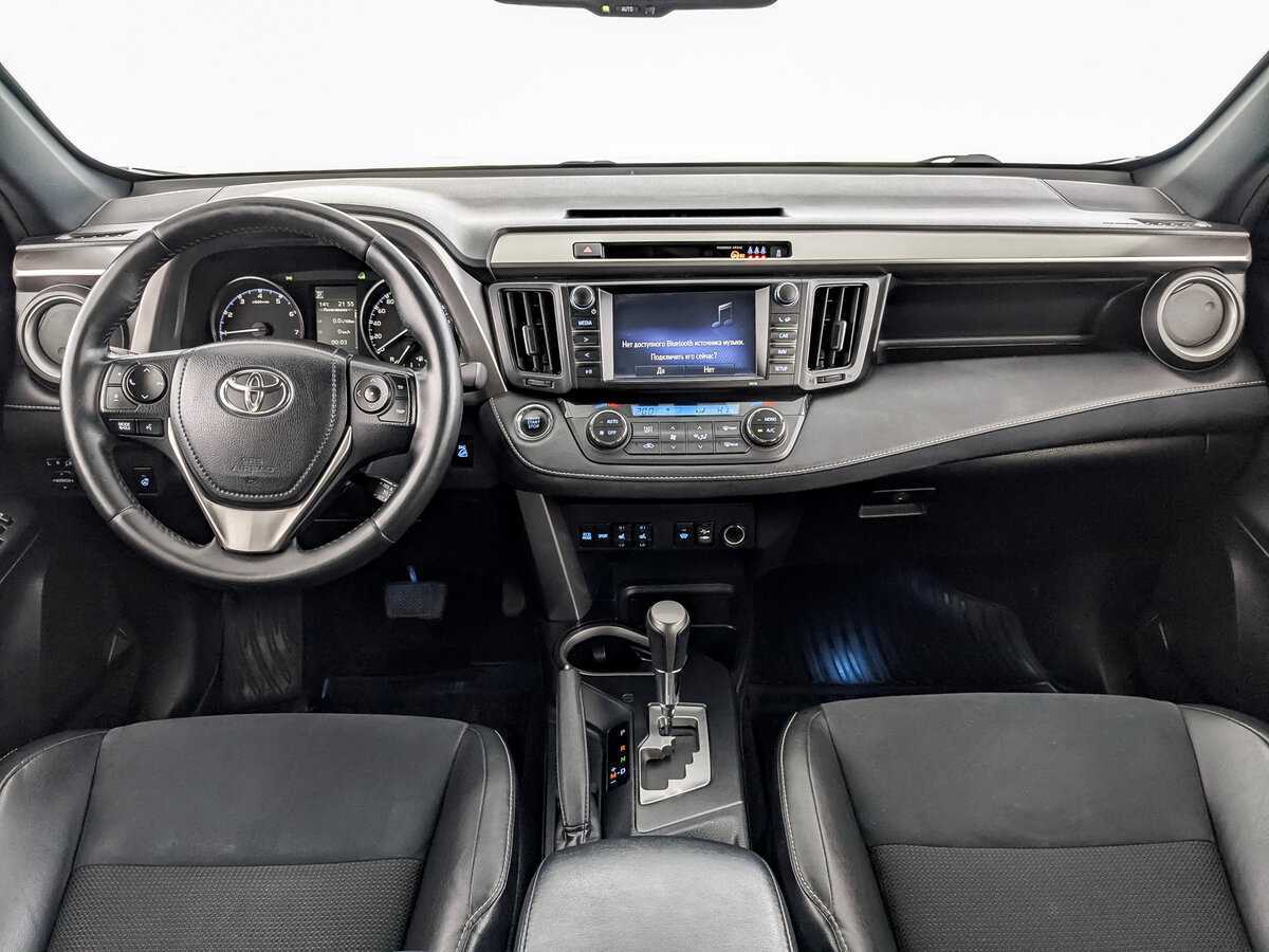 Toyota RAV4 с пробегом — 2017 год. Фото: #13