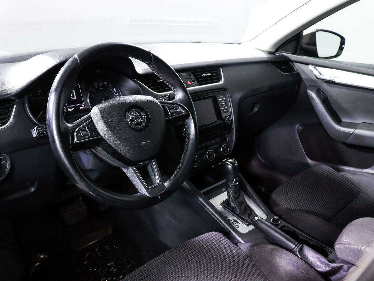Skoda Octavia с пробегом — 2013 год. Фото: #11