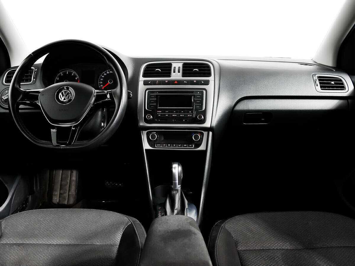 Volkswagen Polo с пробегом — 2017 год. Фото: #10