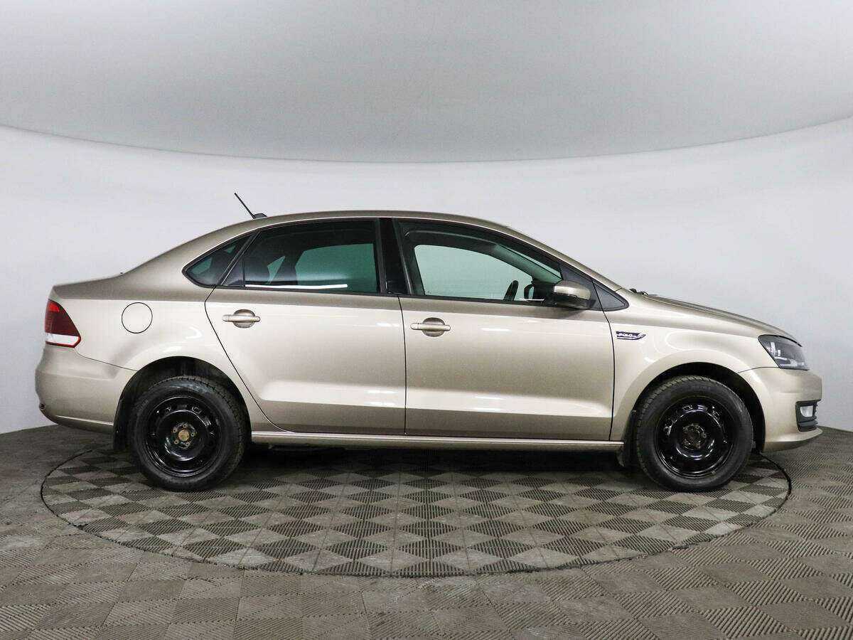 Volkswagen Polo с пробегом — 2018 год. Фото: #3