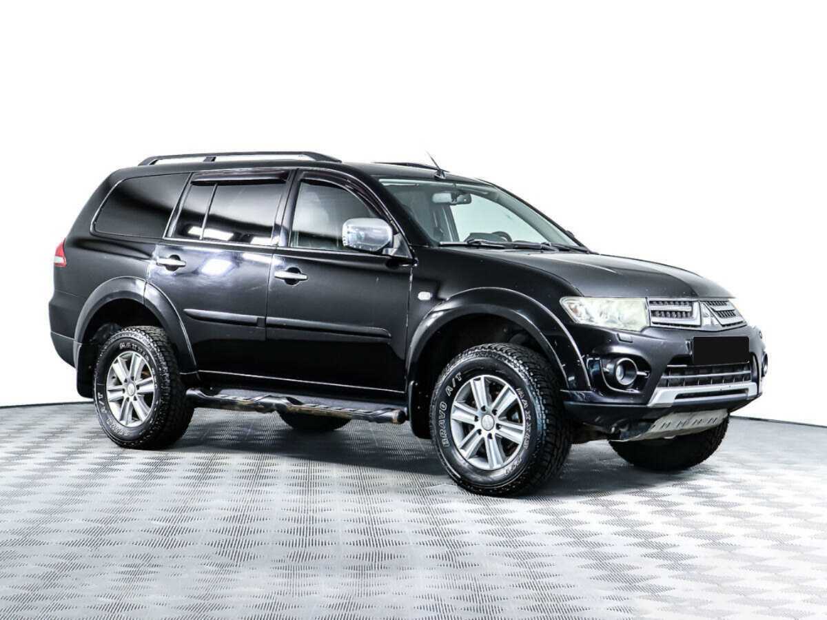Mitsubishi Pajero Sport с пробегом — 2014 год. Фото: #1