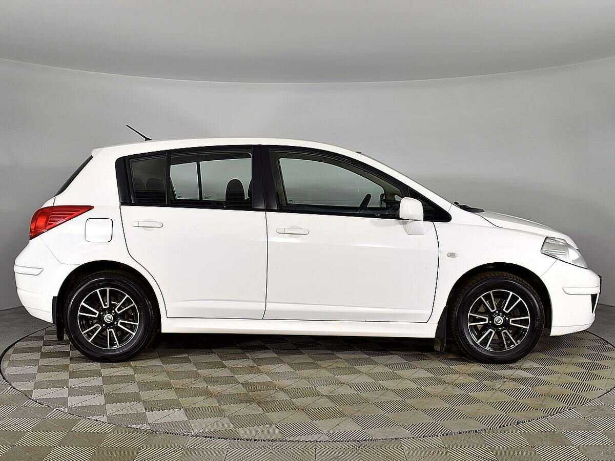 Nissan Tiida с пробегом — 2013 год. Фото: #4