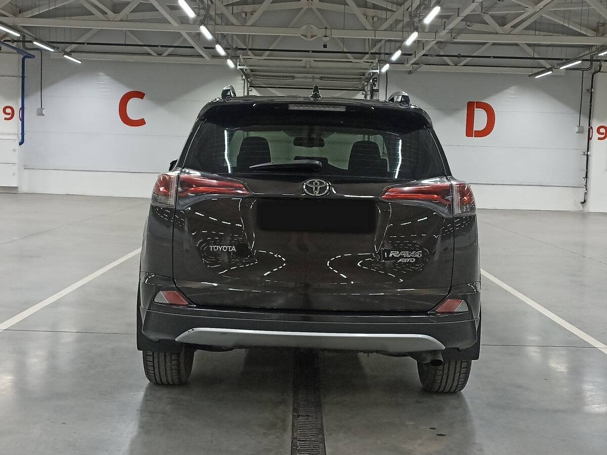 Toyota RAV4 с пробегом — 2016 год. Фото: #5