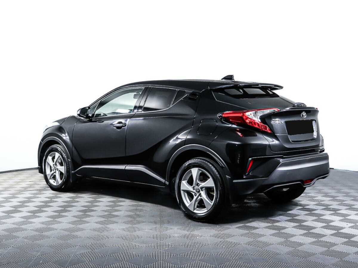 Toyota C-HR с пробегом — 2019 год. Фото: #6