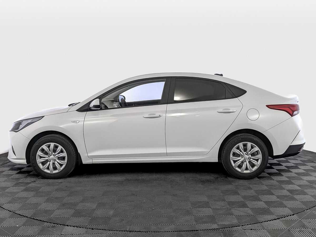 Hyundai Solaris с пробегом — 2022 год. Фото: #7