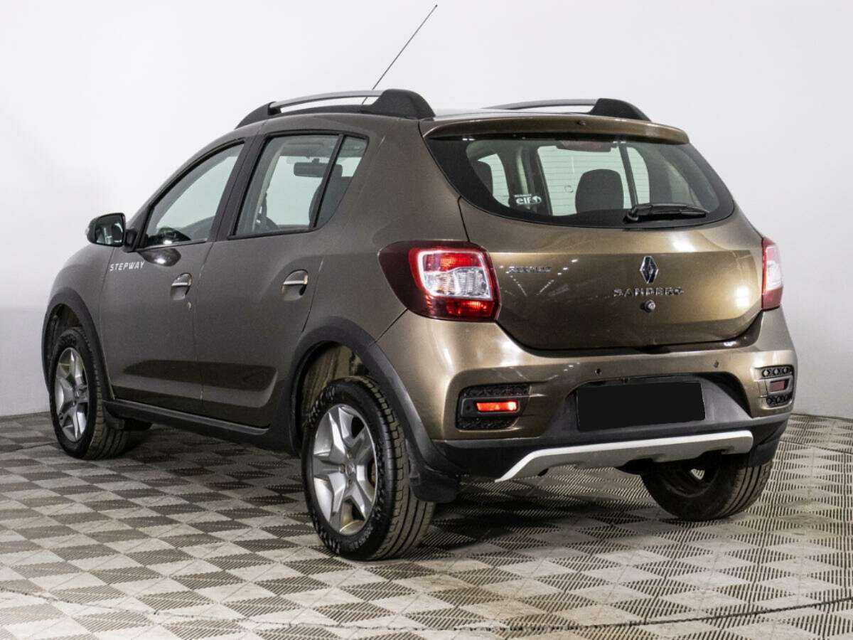 Renault Sandero с пробегом — 2018 год. Фото: #6