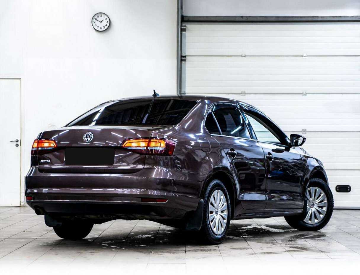 Volkswagen Jetta с пробегом — 2016 год. Фото: #2