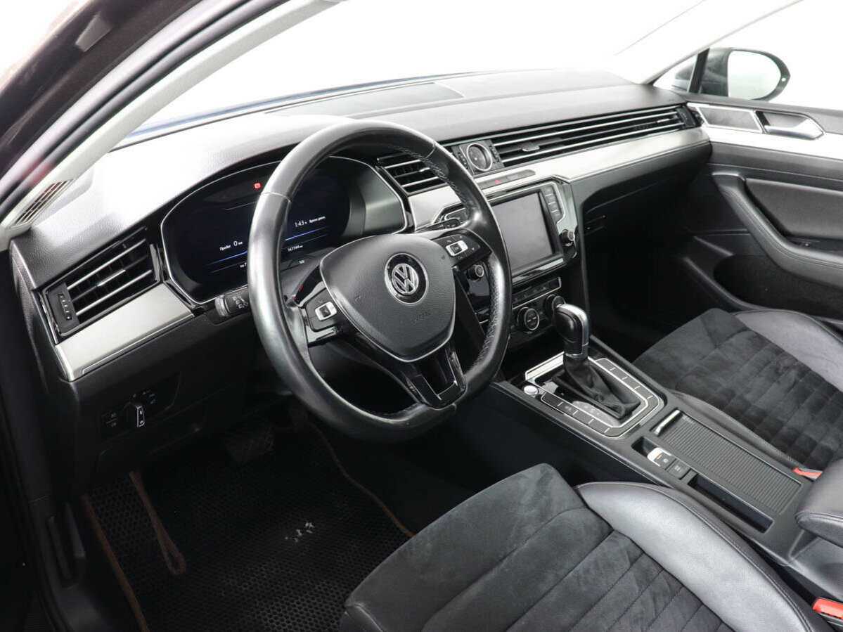 Volkswagen Passat с пробегом — 2015 год. Фото: #7