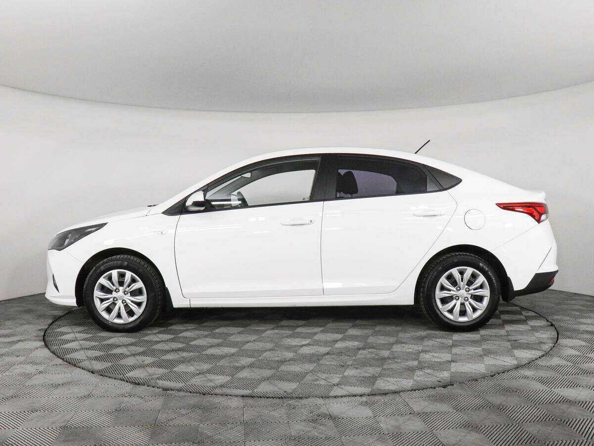 Hyundai Solaris с пробегом — 2021 год. Фото: #6
