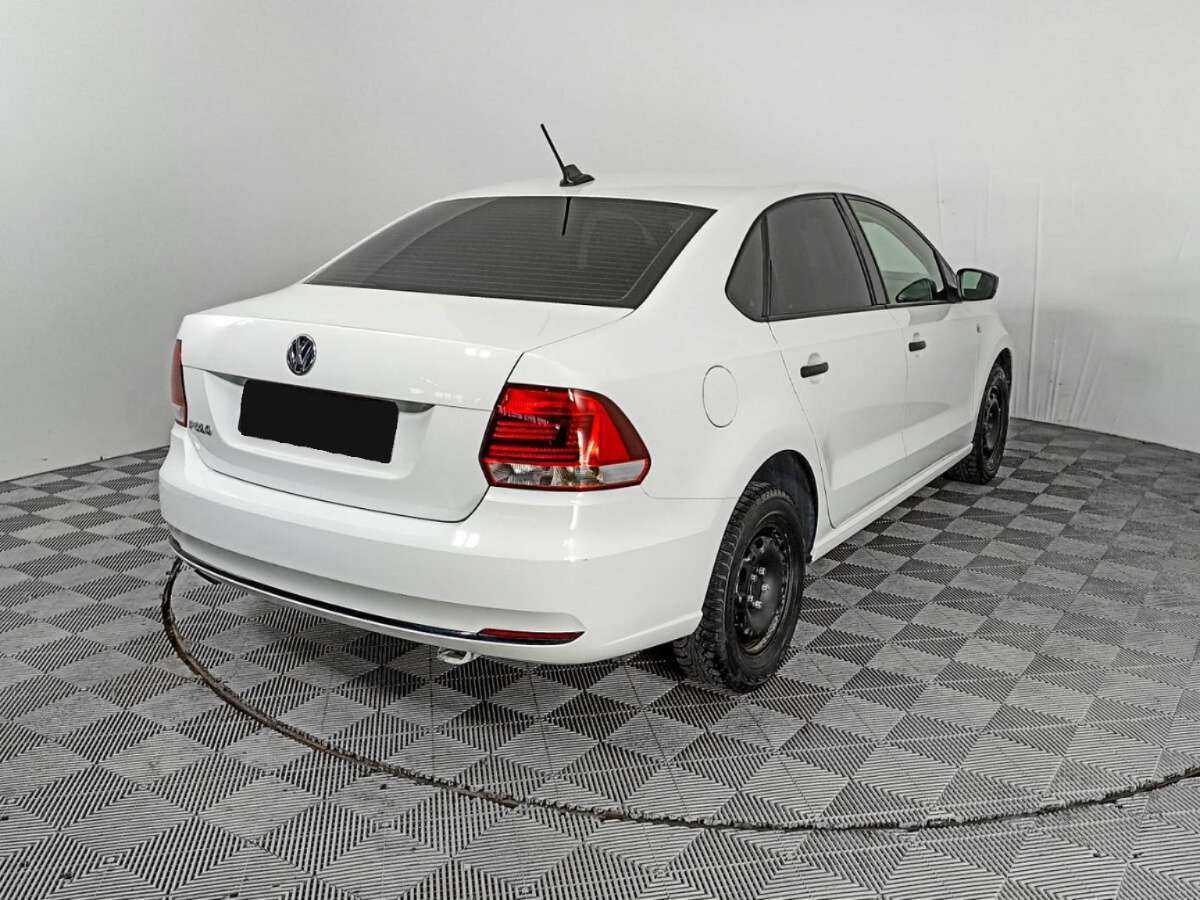 Volkswagen Polo с пробегом — 2018 год. Фото: #4