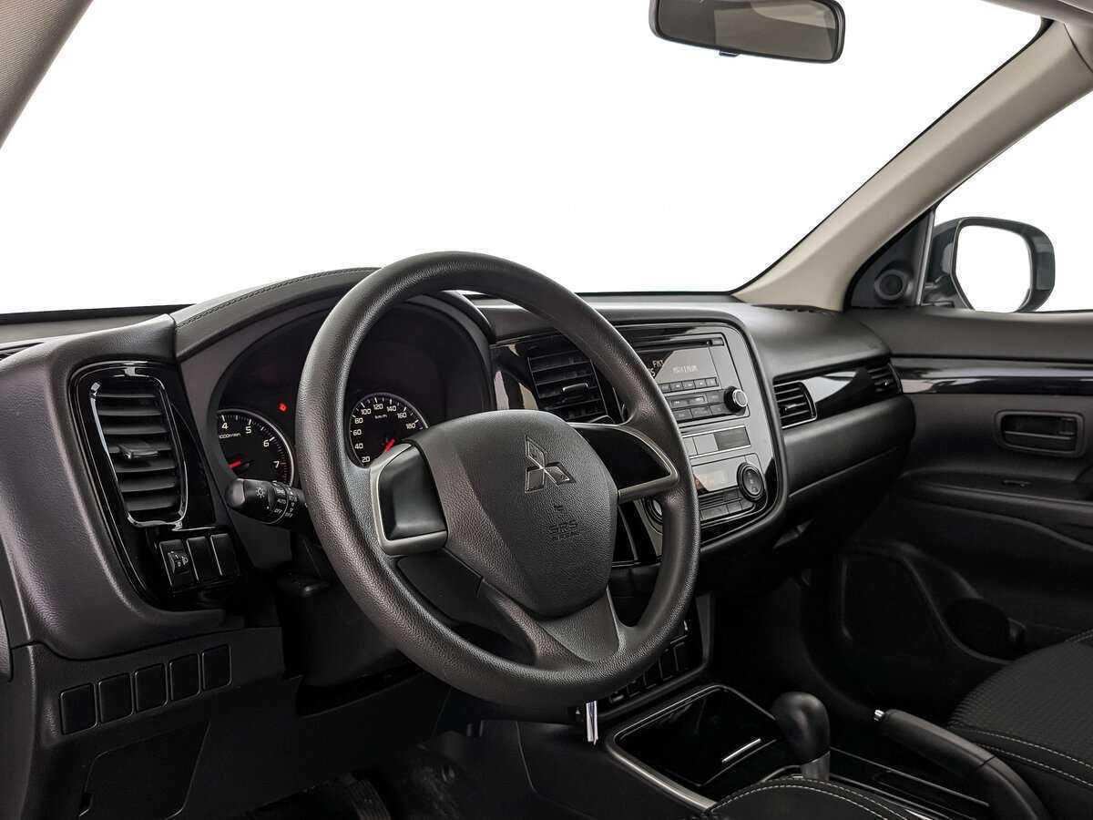 Mitsubishi Outlander с пробегом — 2019 год. Фото: #10
