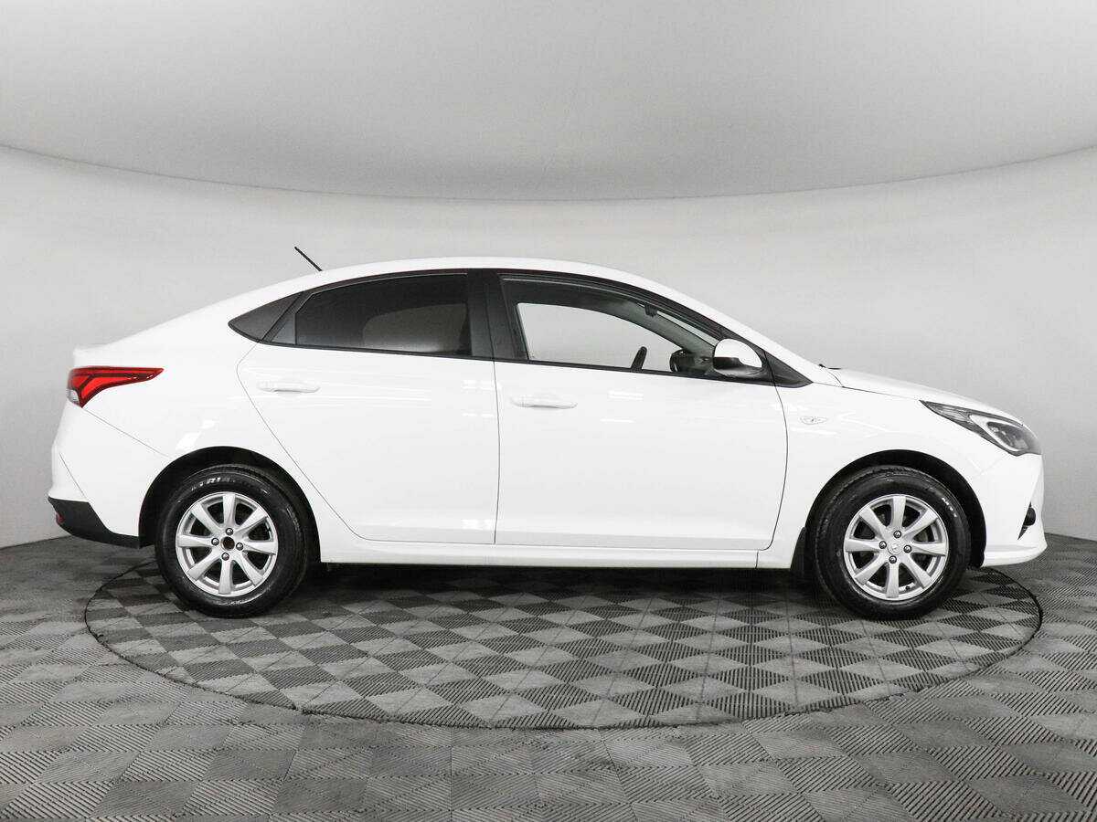 Hyundai Solaris с пробегом — 2021 год. Фото: #3