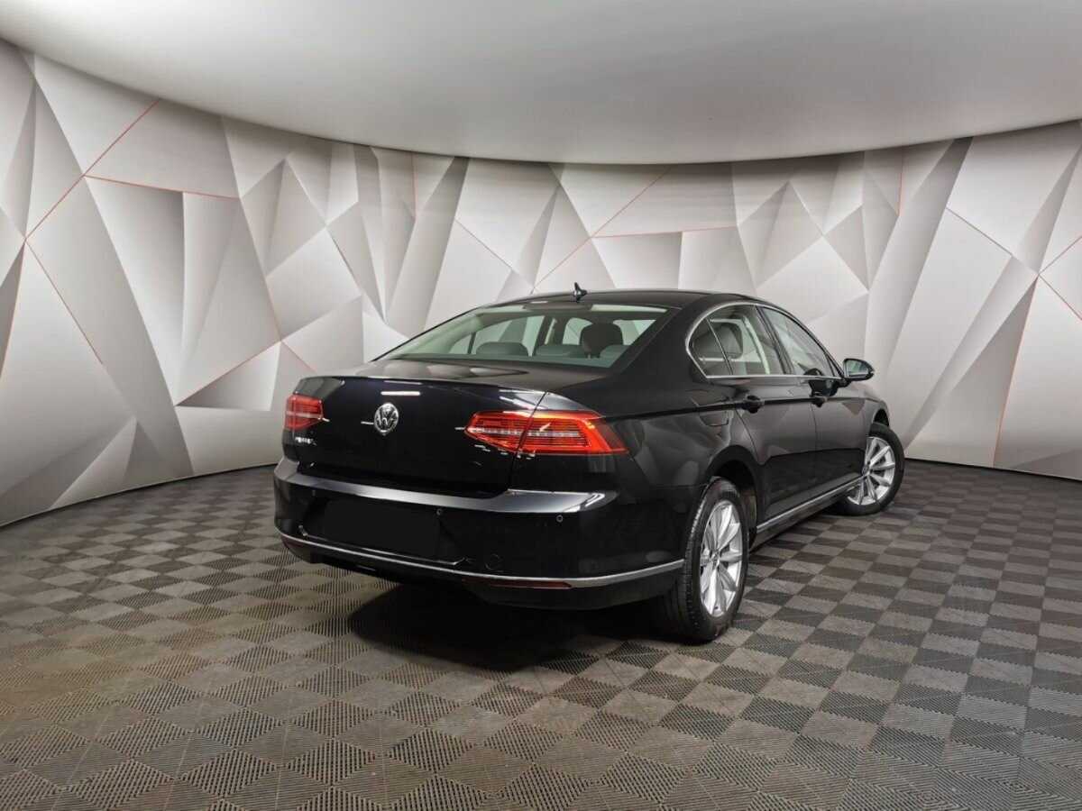 Volkswagen Passat с пробегом — 2019 год. Фото: #1