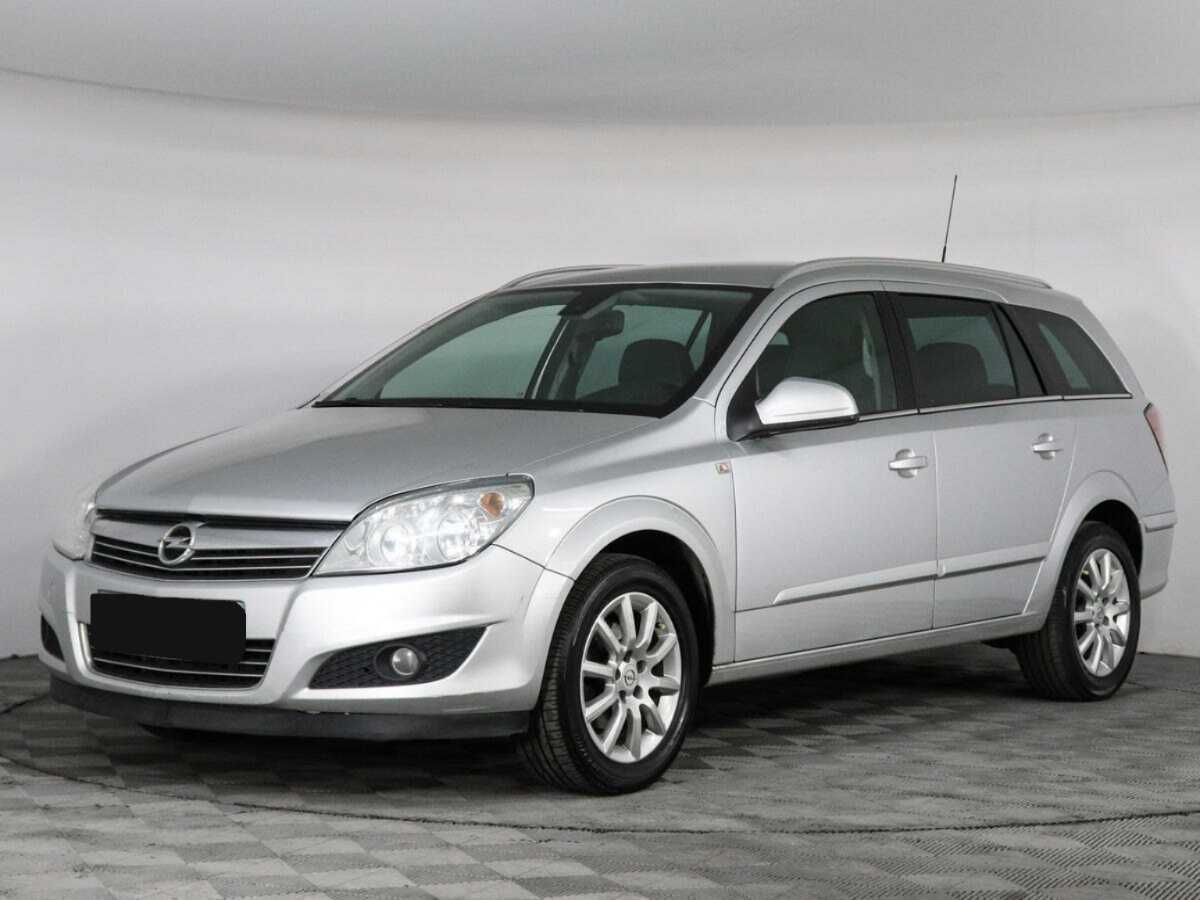 Opel Astra с пробегом — 2012 год. Посмотреть фото